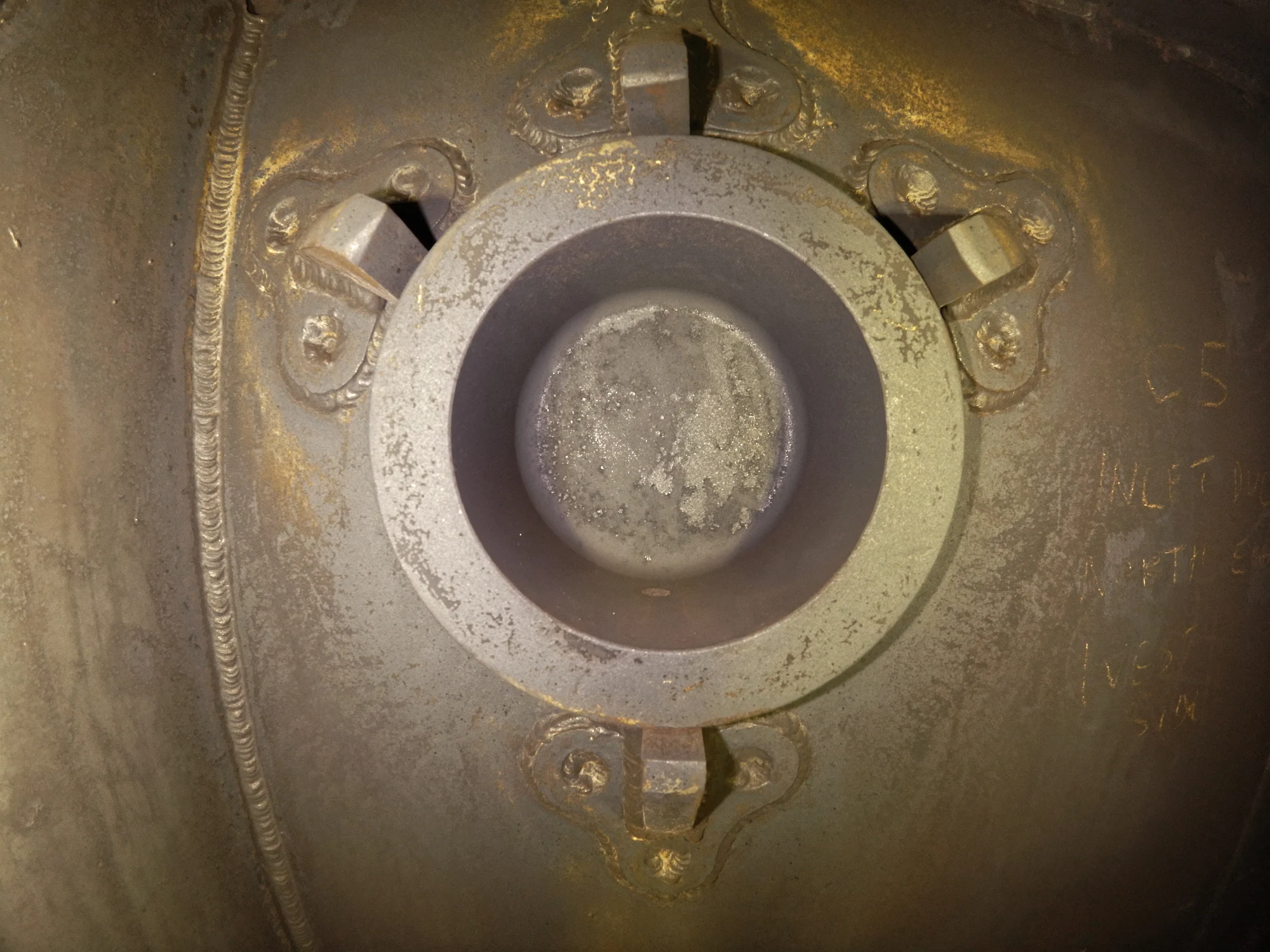 Inspecting the insides of a gas turbine hot gas exhaust shaft